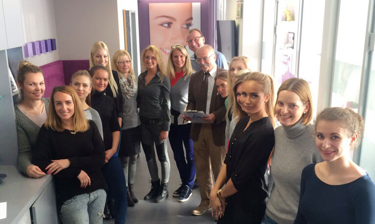 Team der Kieferorthopädie Dr. Fricke & Dr. Ritschel, Dortmund Team der Kieferorthopädie Dr. Fricke & Dr. Ritschel, Dortmund